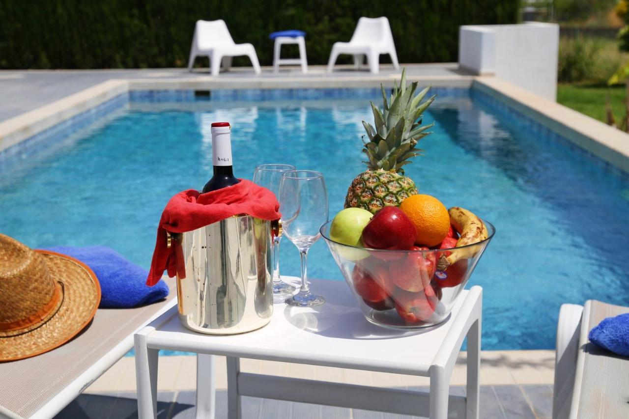 Xenos Villa 6 With A Private Pool Near The Sea Tigkaki  Exterior photo